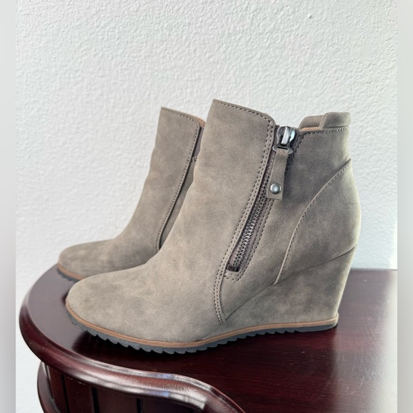 Soul Naturalizer Haley booties light gray size 6.5 🩶🩶 - Picture 4 of 12